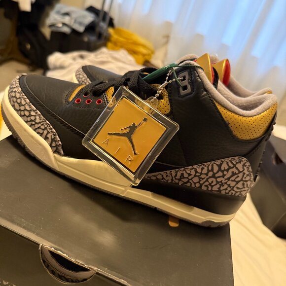 Brand New Wmns Air Jordan 3 Retro - Picture 1 of 3